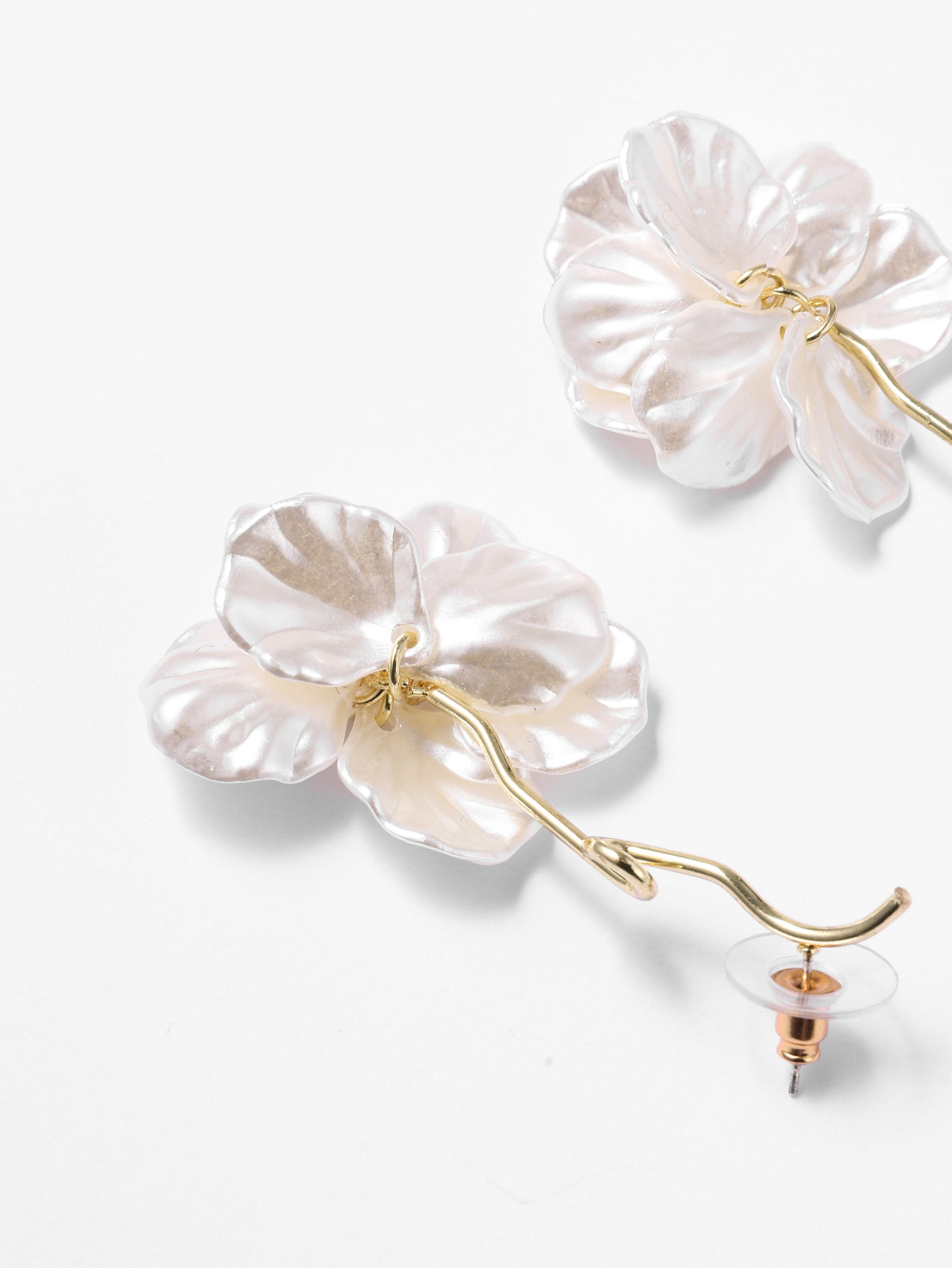 Corrine --Boucles d'oreilles blanc